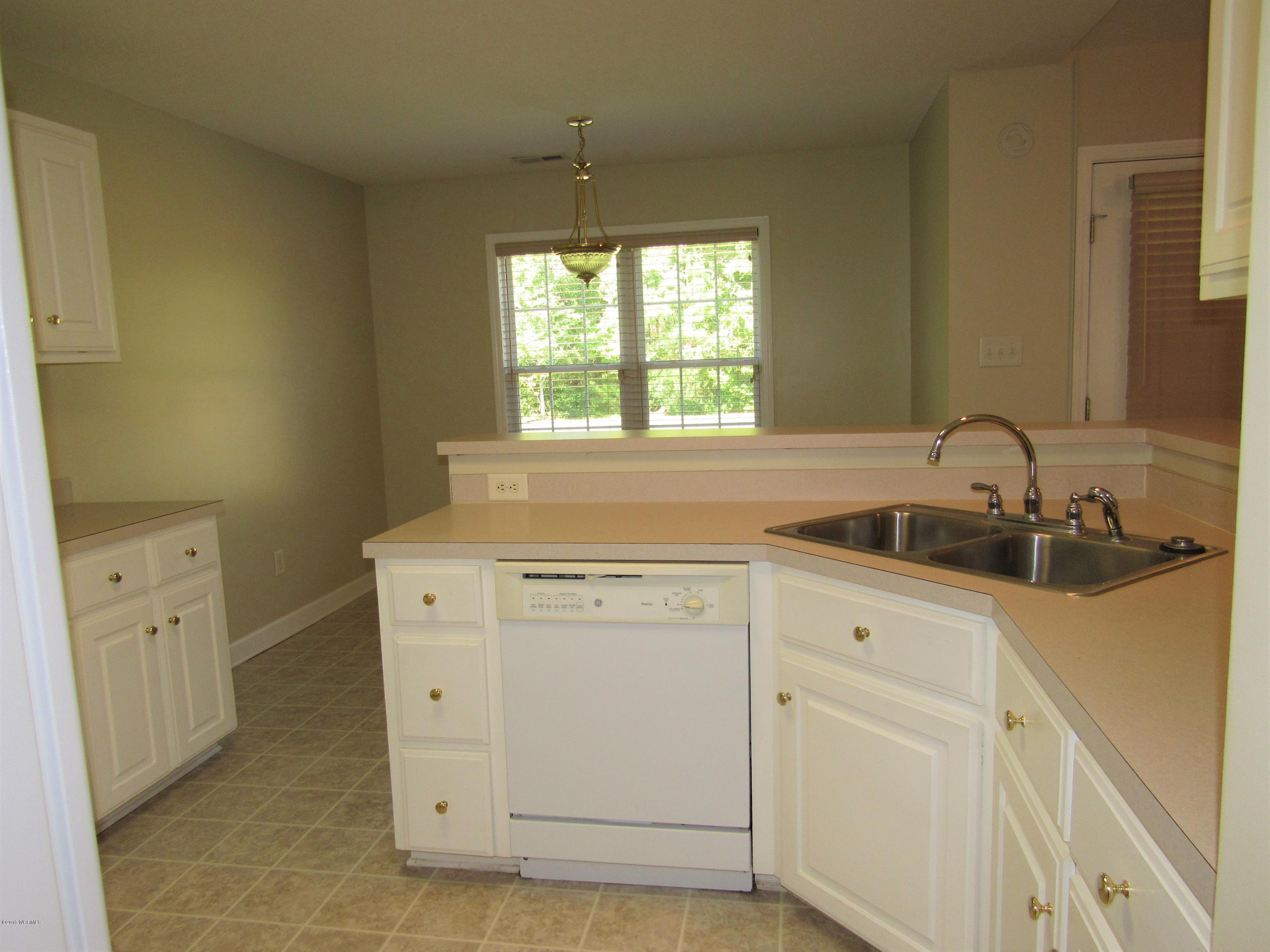 413 Marsha's Way Havelock, NC 28532 - Photo 27 of 48 Kitchen (7)
