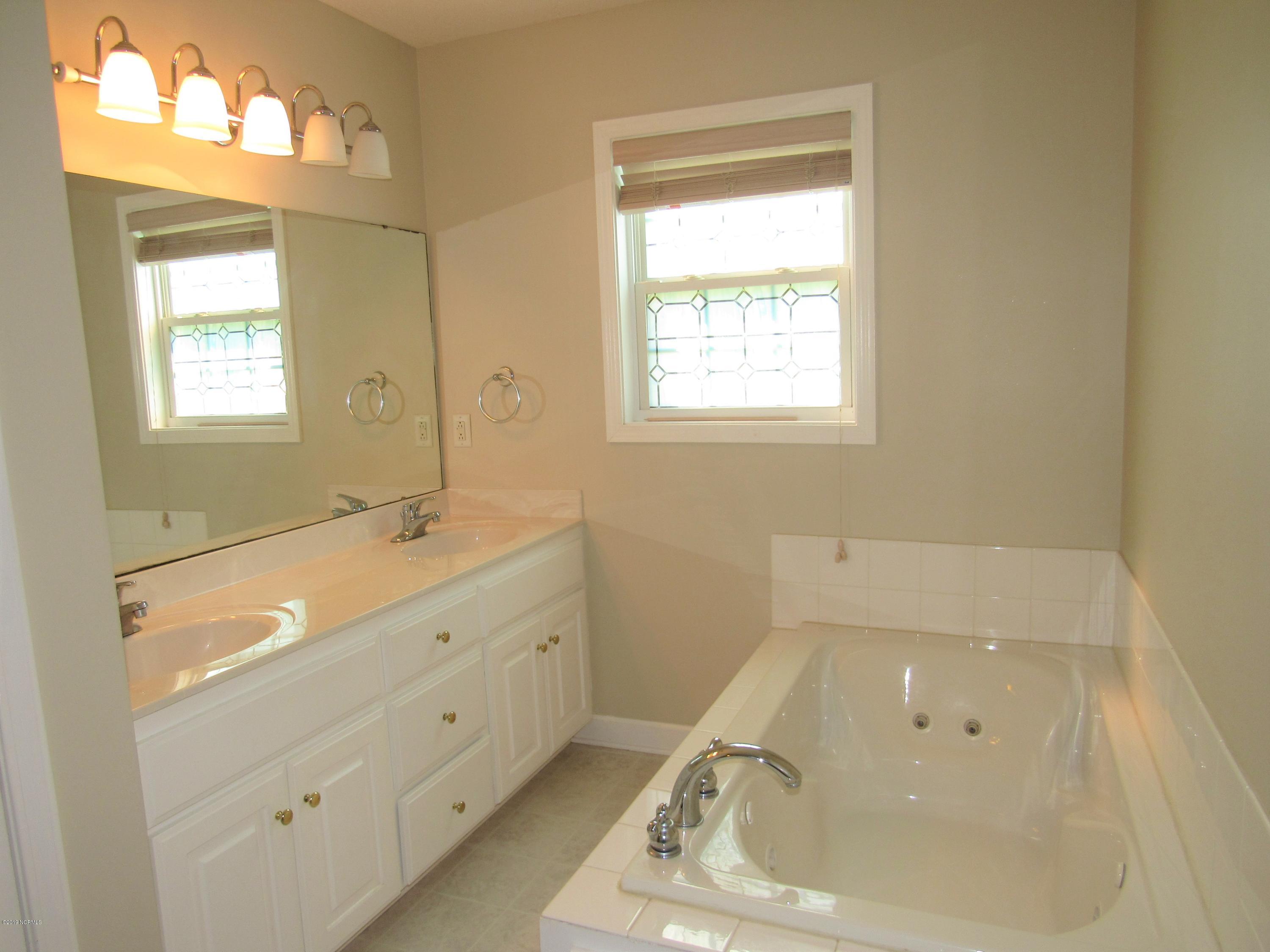 413 Marsha's Way Havelock, NC 28532 - Photo 42 of 48 Master bathroom with whirlpool tub