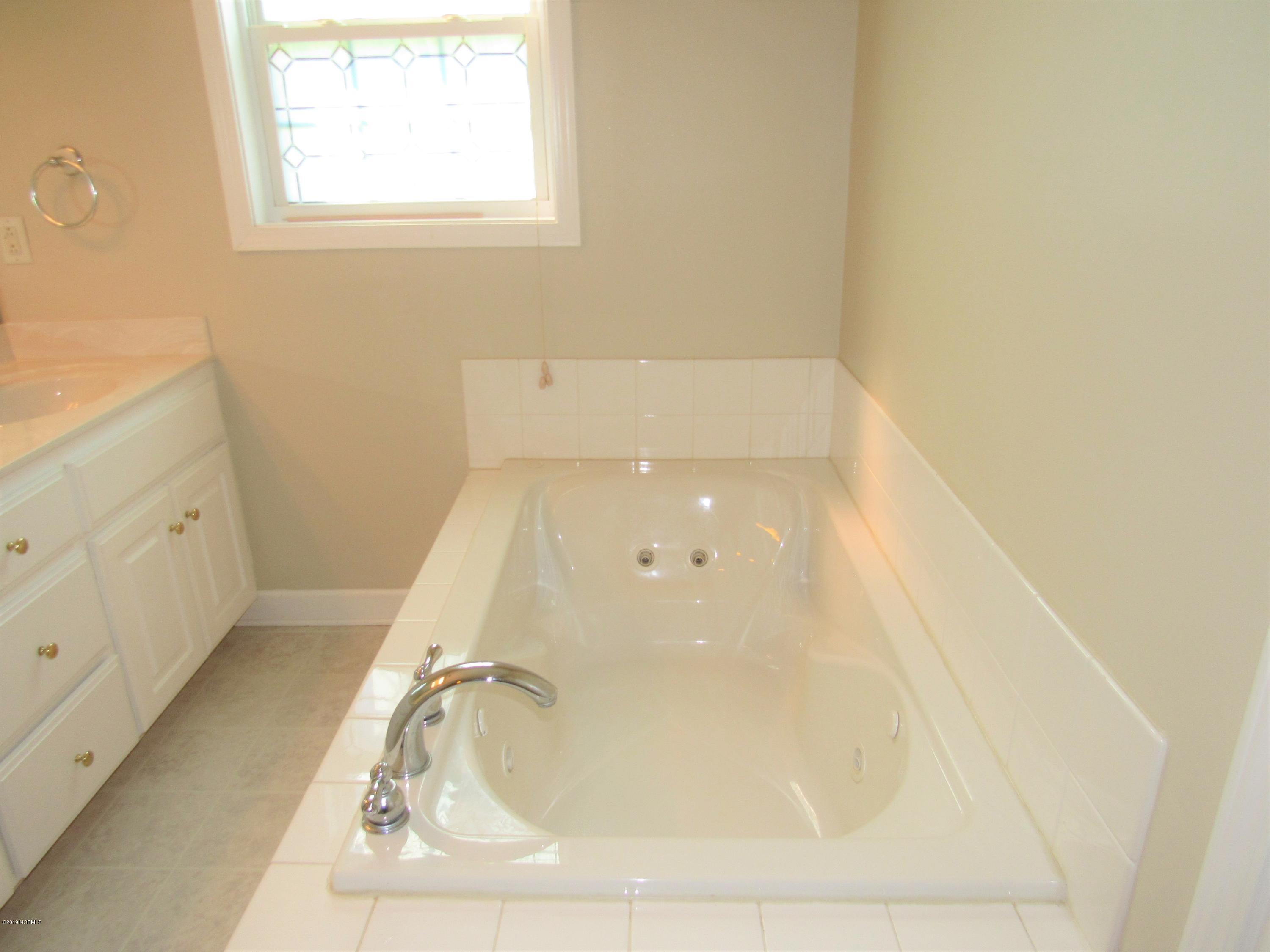 413 Marsha's Way Havelock, NC 28532 - Photo 43 of 48 Whirlpool Tub