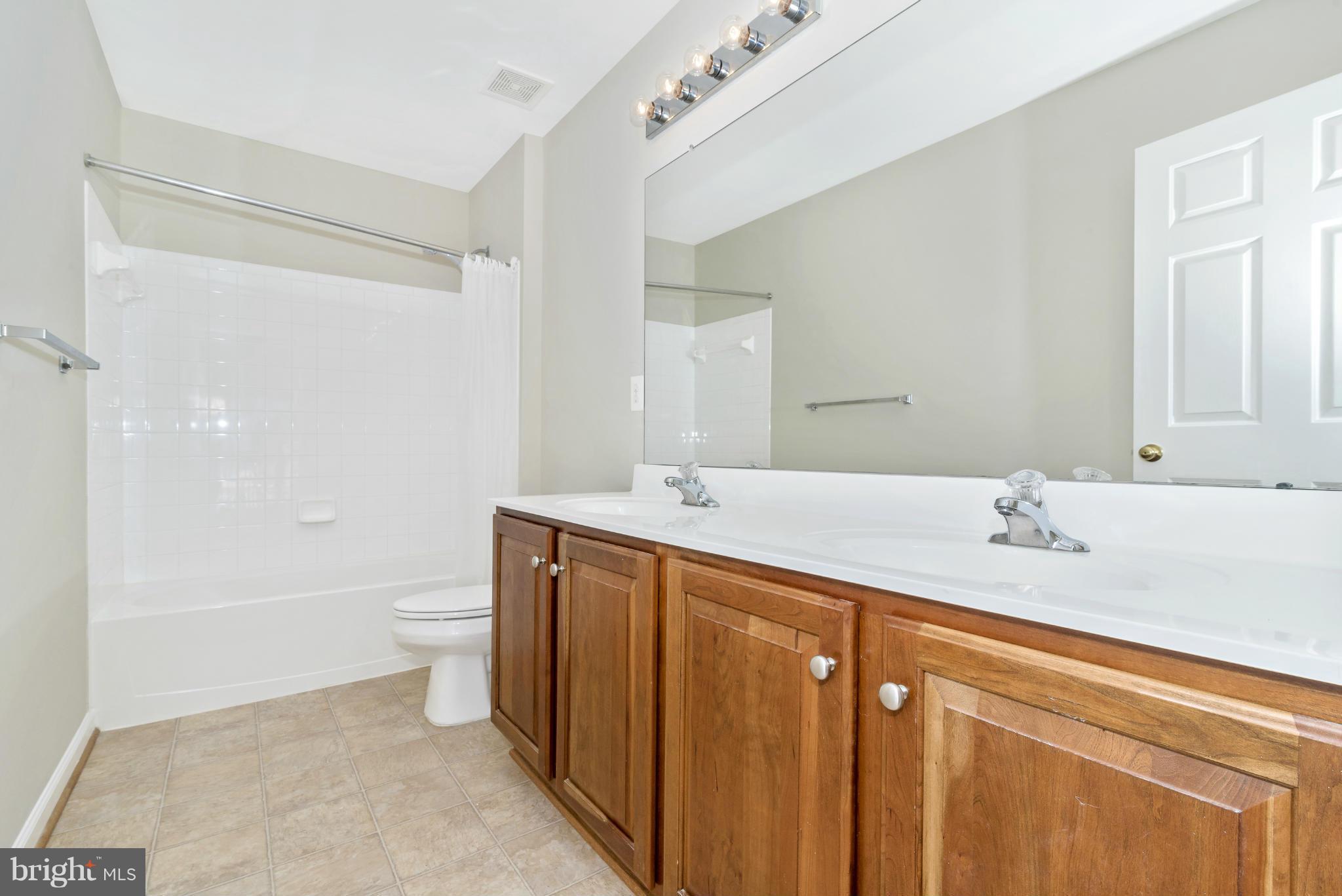 1816 Weybridge Road Frederick, MD 21702 - Photo 19 of 30 Bath