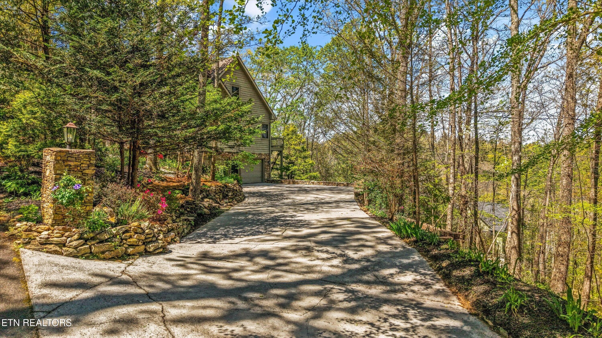 865 Stonegate Way Townsend, TN 37882 - Photo 55 of 60 a view of a pathway of a yard