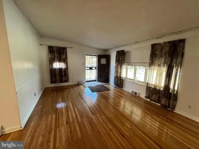 $2,300 | 1053 East Sydney Street, Philadelphia, PA 19150