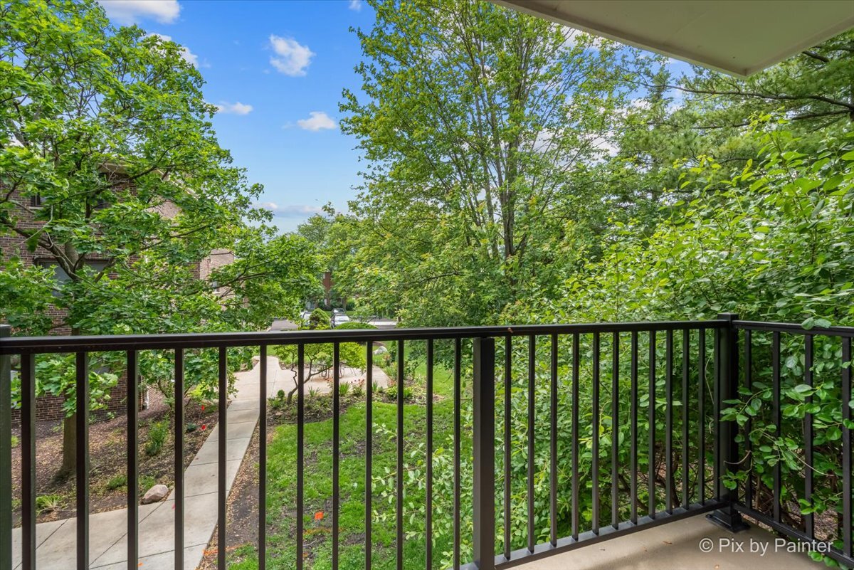 1220 South Lorraine Road, Unit 2H Wheaton, IL 60189 - Photo 19 of 25 Gallery Image 19
