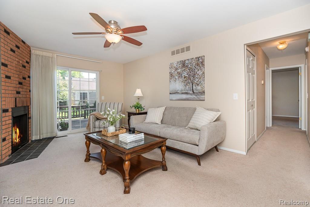 1242 Kings Cove Court Rochester, MI 48306 - Photo 3 of 22 1242 Kings Cove Ct_MLS-002.jpg