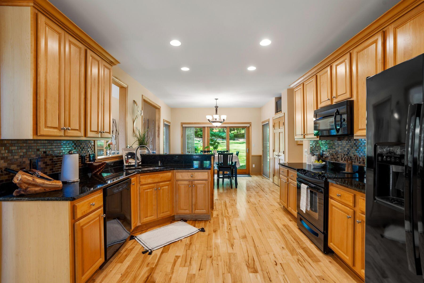 W305N2373 Maple Avenue Delafield, WI 53072 - Photo 11 of 57 Kitchen