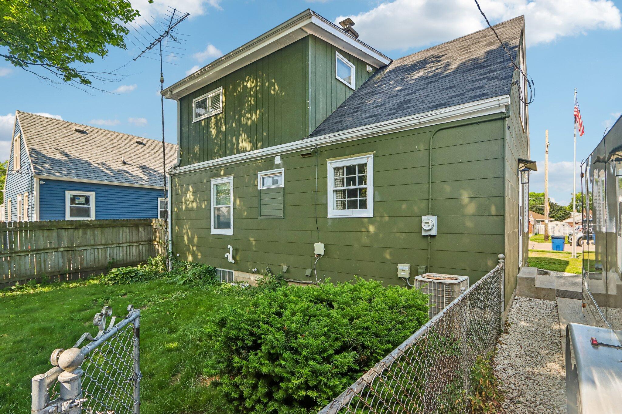 2325 Coolidge Avenue Racine, WI 53403 - Photo 44 of 48 44-web-or-mls-Coolidge Ave-S1106-044
