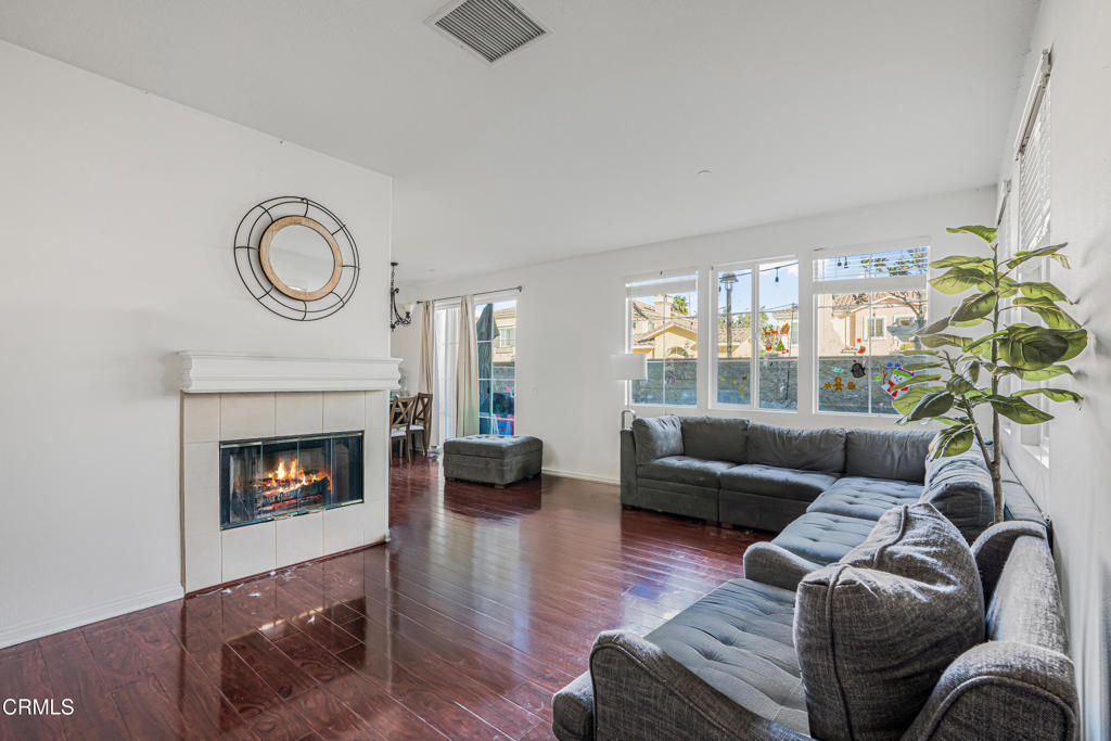 2916 Esperanza Way, Unit F Simi Valley, CA 93063 - Photo 1 of 30