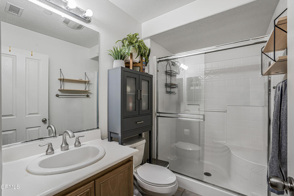 2916 Esperanza Way, Unit F Simi Valley, CA 93063 - Photo 17 of 30