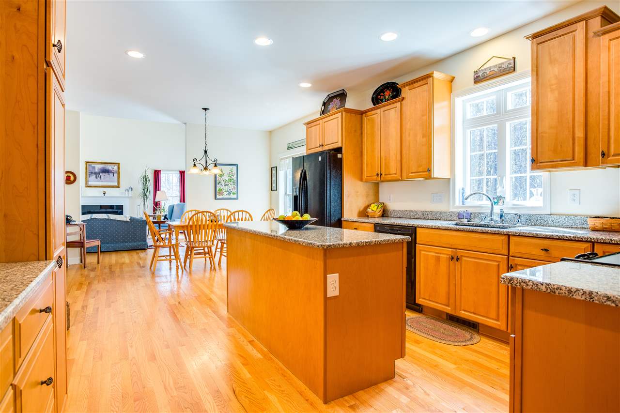 17 Eastgate Road Derry, NH 03038 - Photo 8 of 28 Gallery Image 8