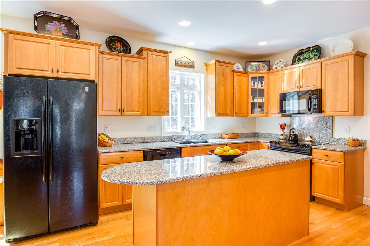 17 Eastgate Road Derry, NH 03038 - Photo 10 of 28 Gallery Image 10