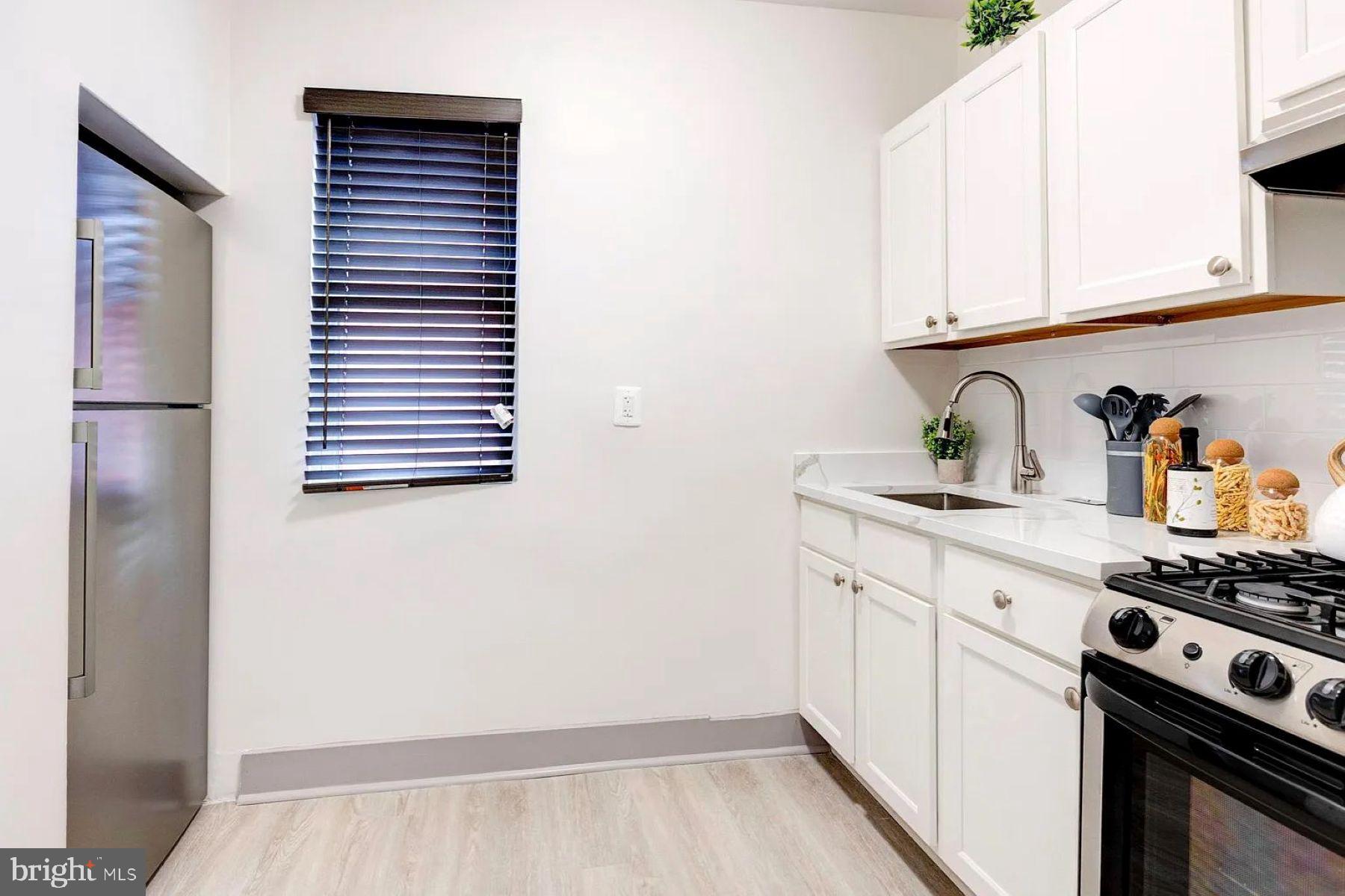 19 West Mulberry Street, Unit 1A Baltimore, MD 21201 - Photo 3 of 11 Kitchen - Model Home