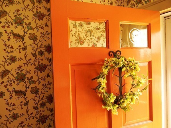29 Wellington Road Templeton, MA 01468 - Photo 5 of 29 a vase of flowers sitting on a wall