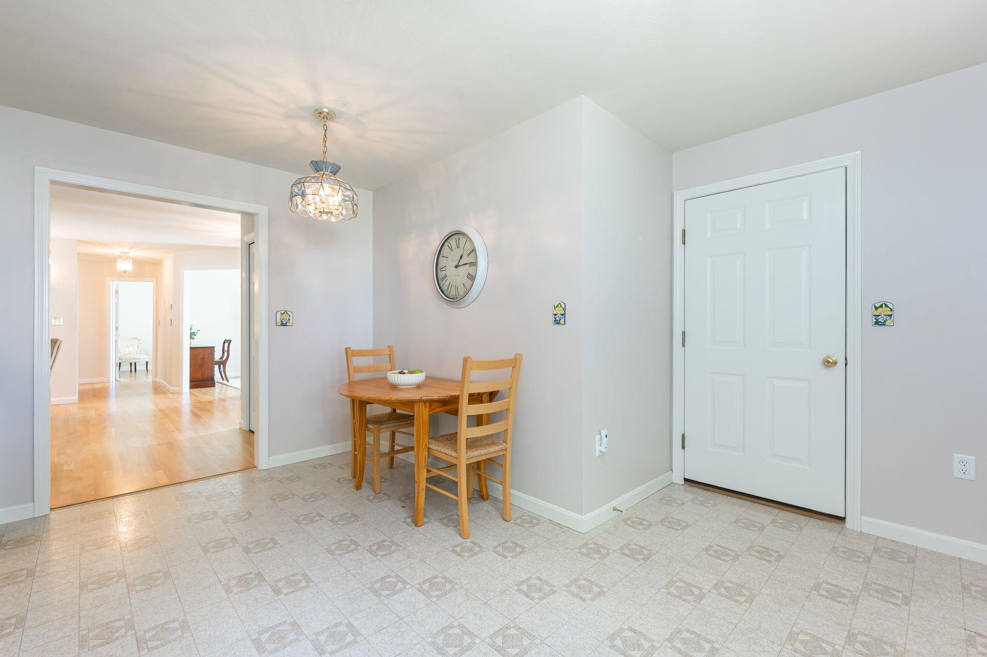 33 Josiah Bartlett Road Amherst, NH 03031 - Photo 4 of 30