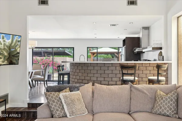 $3,795 | 3736 East Glenrosa Avenue, Phoenix, AZ 85018