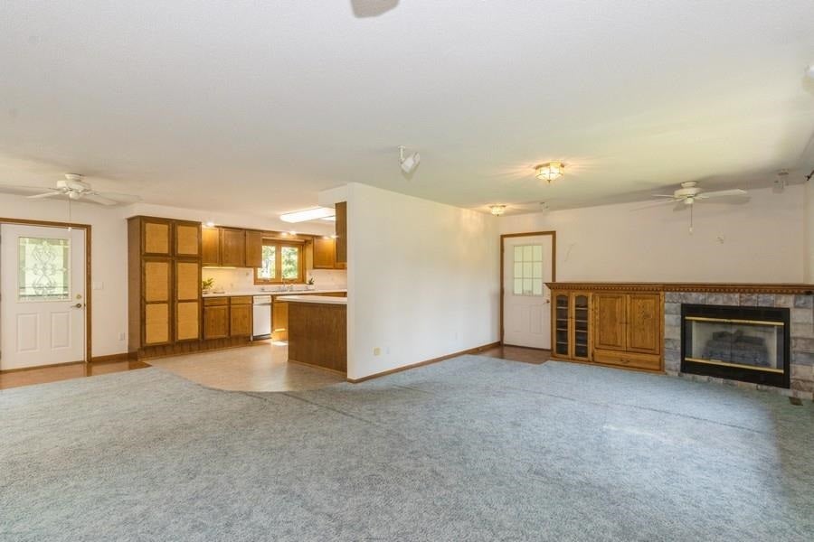 3946 Spring Street Northeast Solon, IA 52333 - Photo 9 of 42 Gallery Image 9
