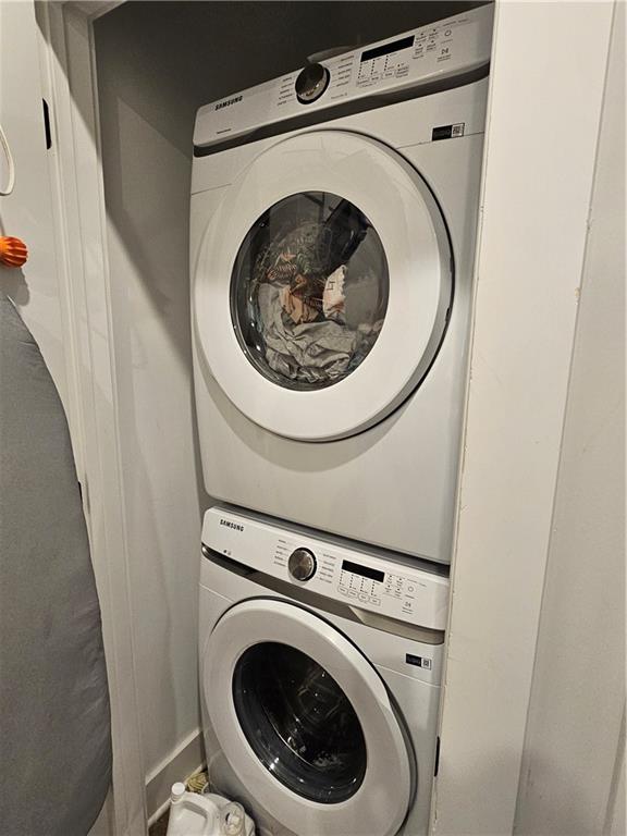 732 Perch Place Atlanta, GA 30312 - Photo 13 of 25 a utility room with dryer and washer