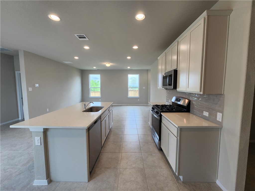 11400 Milano Drive Austin, TX 78747 - Photo 8 of 38