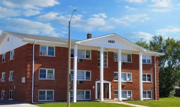 $1,525 | 4337 Prescott Avenue, Unit 2C, Lyons, IL 60534