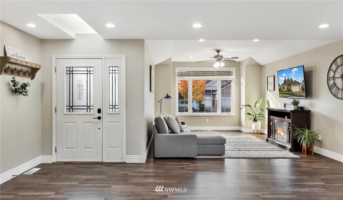 214 Springview Drive Lynden, WA 98264 - Photo 4 of 29 Gallery Image 4