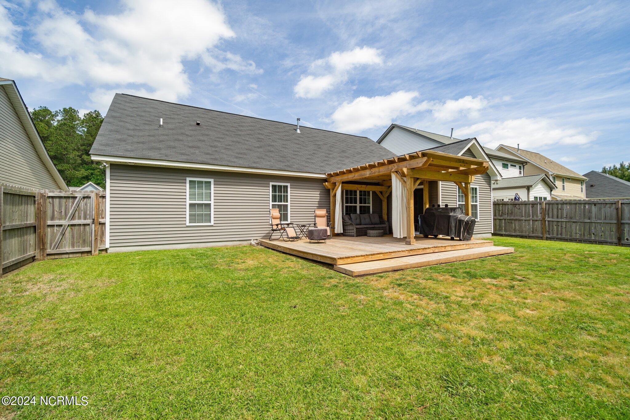 307 Station House Road New Bern, NC 28562 - Photo 31 of 34 Fully fenced backyard