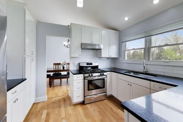 $585,000 | 19 Dellmont Court, Buffalo Grove, IL 60089