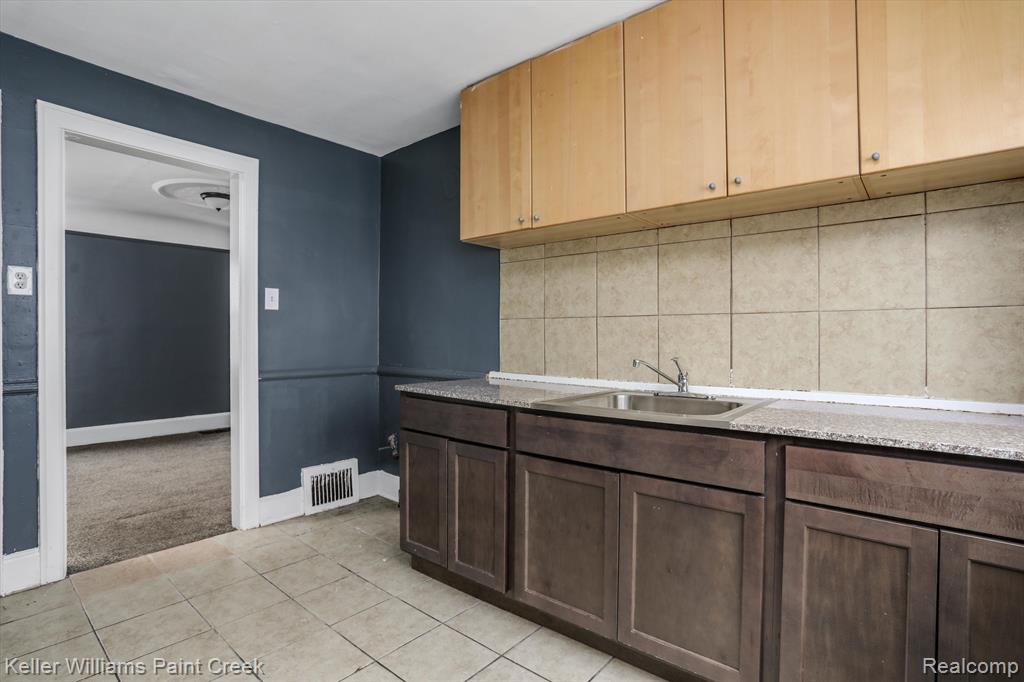 16516 Cheyenne Street Detroit, MI 48235 - Photo 23 of 33