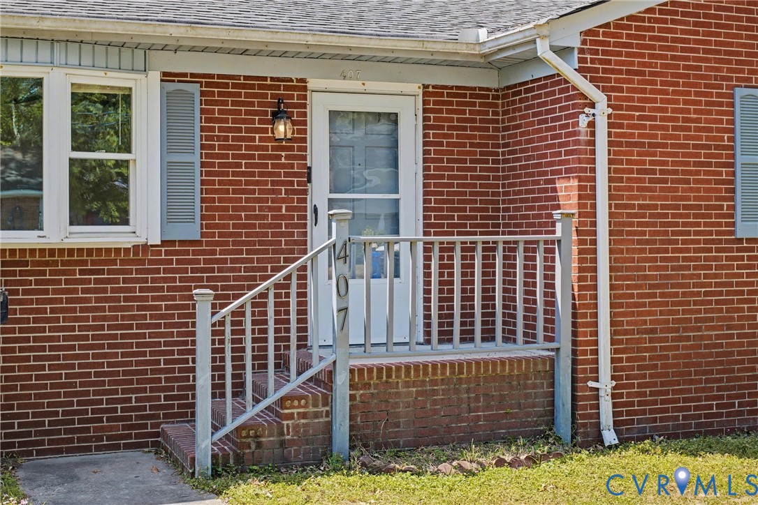 407 Henry Street Suffolk, VA 23434 - Photo 3 of 17