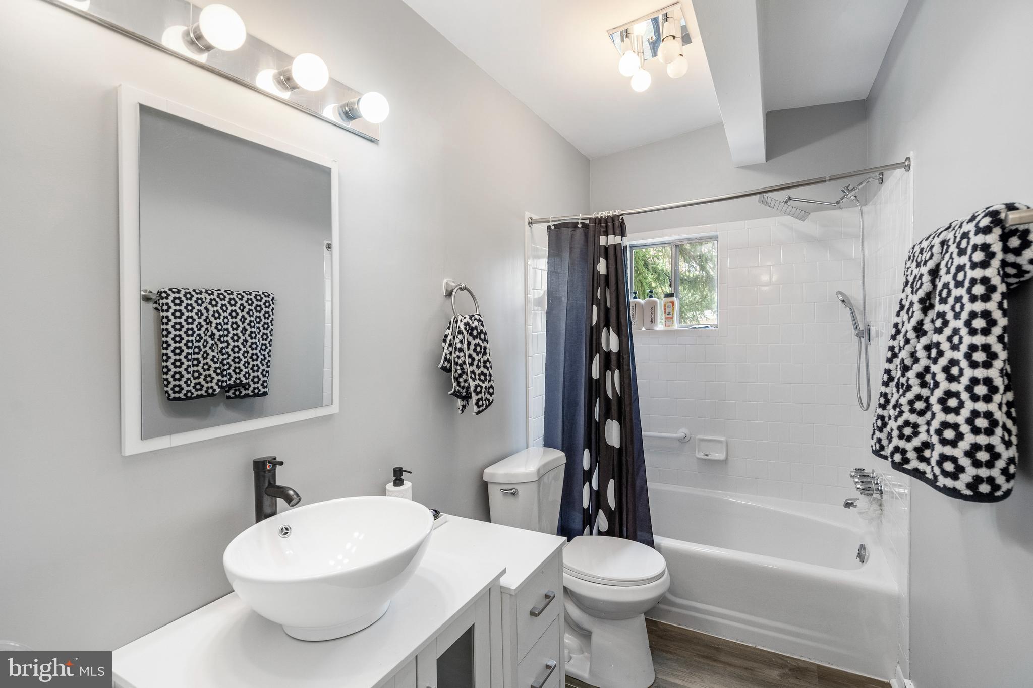 3207 Midfield Road Pikesville, MD 21208 - Photo 20 of 32 Bathroom with Large Tub/Shower
