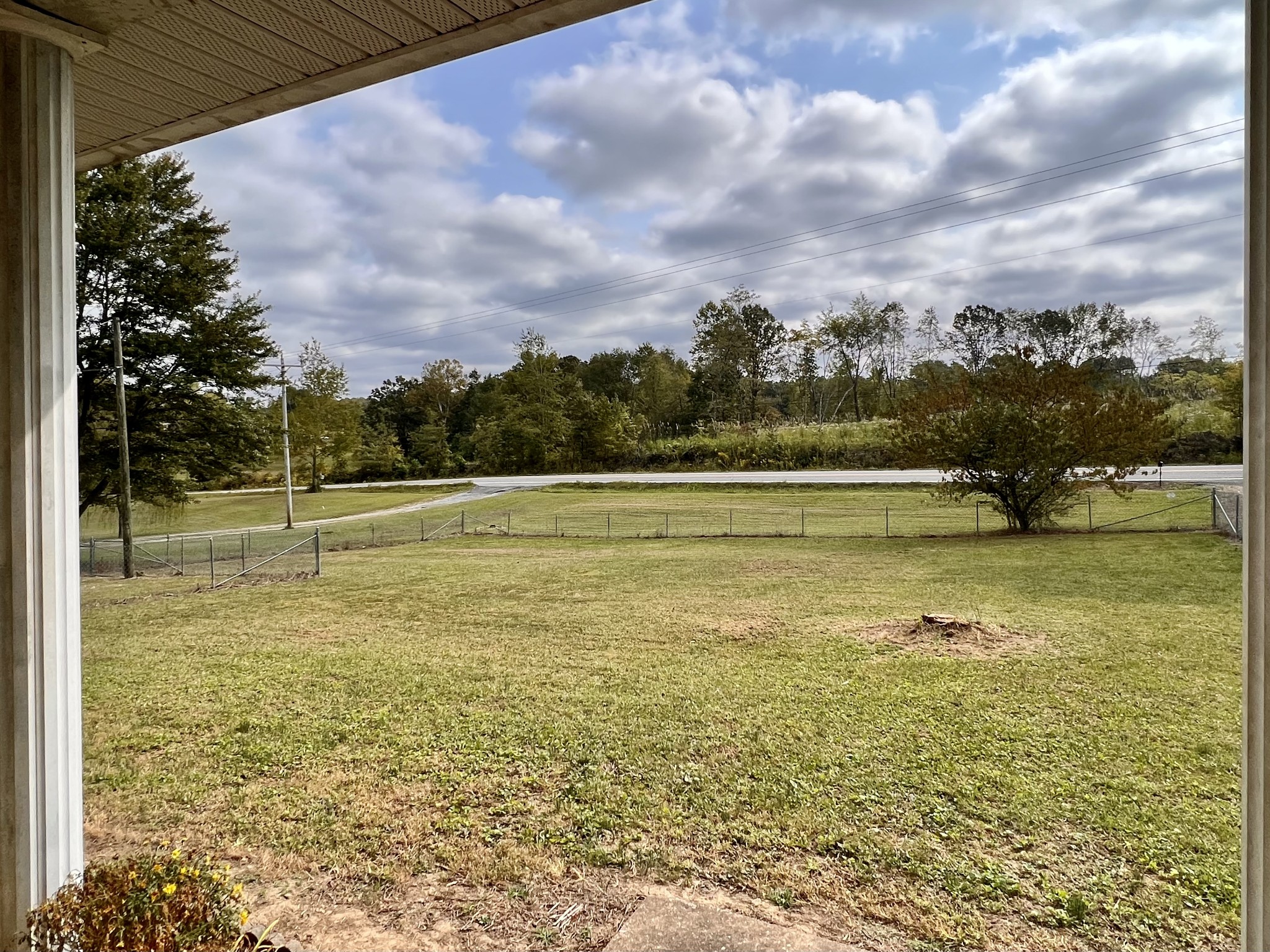 1005 West Point Road Lawrenceburg, TN 38464 - Photo 27 of 28 a view of an ocean from a balcony