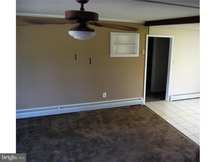 115 Verdant Road Levittown, PA 19057 - Photo 6 of 22 Living Room