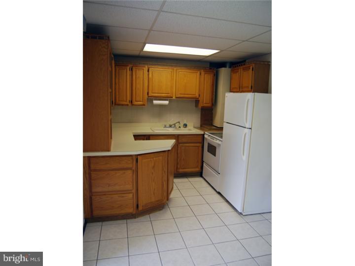 115 Verdant Road Levittown, PA 19057 - Photo 10 of 22 Kitchen
