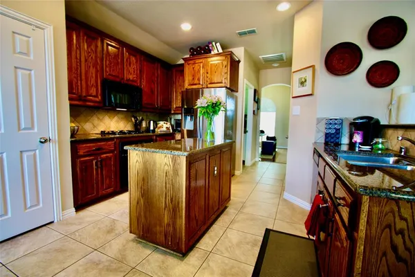 $3,250 | 2734 Greenway Drive, Frisco, TX 75034
