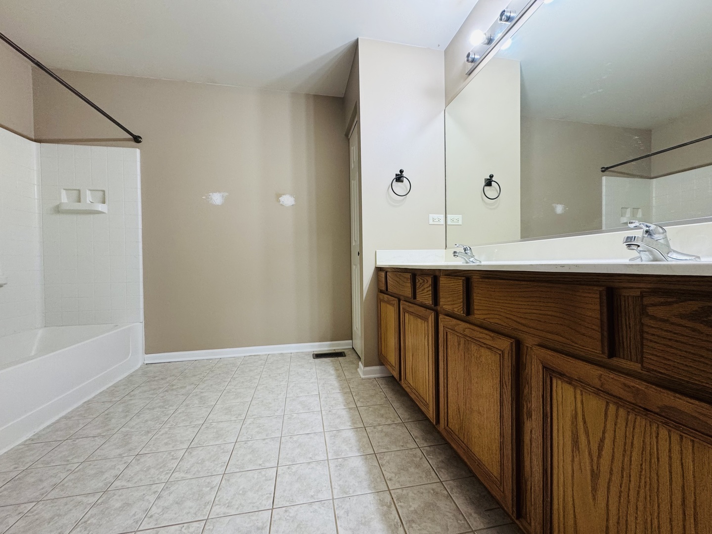 408 Clifton Lane Bolingbrook, IL 60440 - Photo 11 of 18 Gallery Image 11