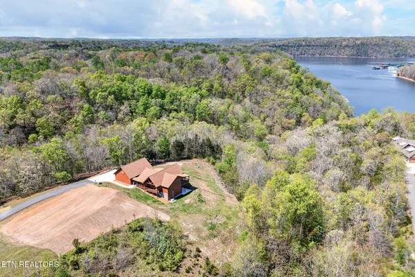 $995,000 | 800 Quail, Byrdstown, TN 38549