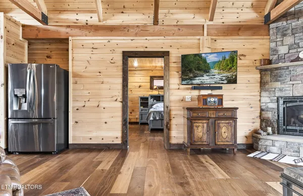 $995,000 | 800 Quail, Byrdstown, TN 38549