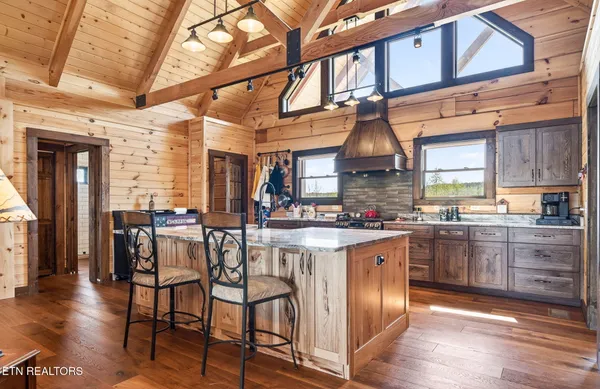 $995,000 | 800 Quail, Byrdstown, TN 38549