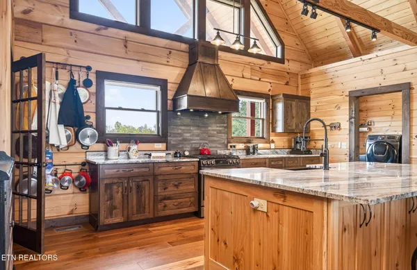 $995,000 | 800 Quail, Byrdstown, TN 38549