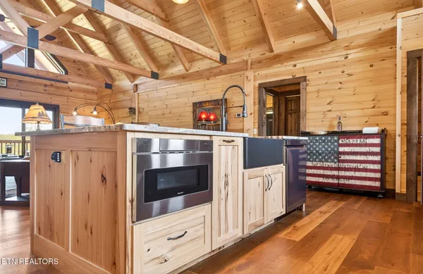 $995,000 | 800 Quail, Byrdstown, TN 38549