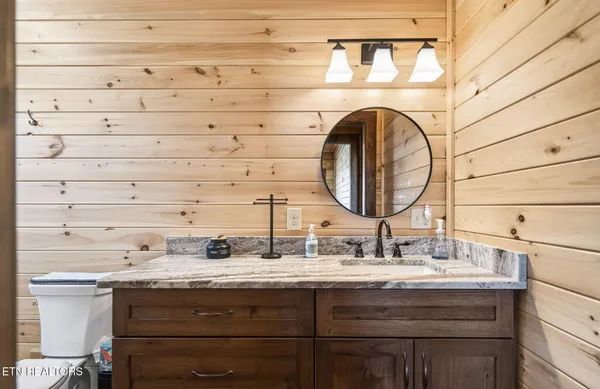 $995,000 | 800 Quail, Byrdstown, TN 38549