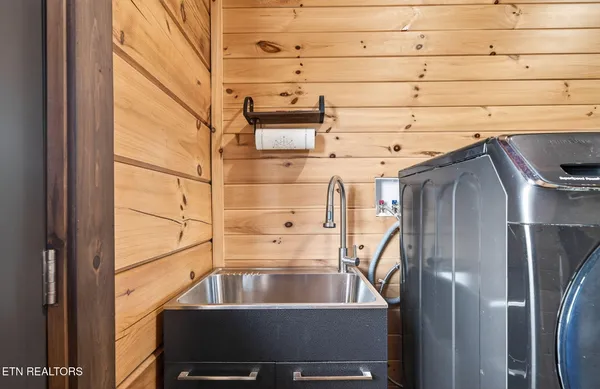 $995,000 | 800 Quail, Byrdstown, TN 38549