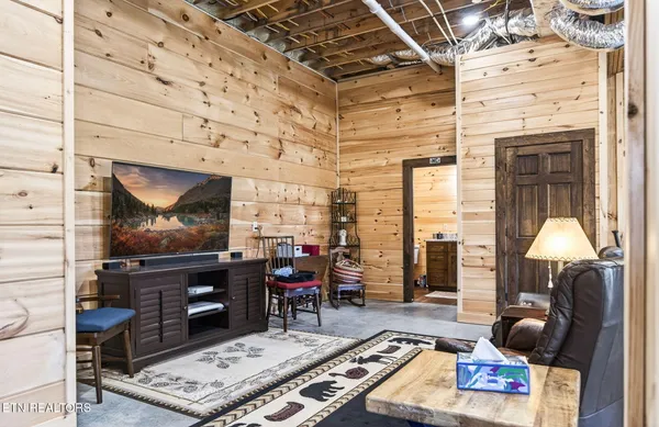 $995,000 | 800 Quail, Byrdstown, TN 38549