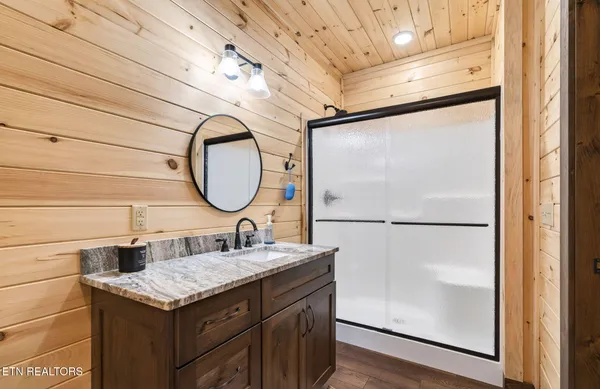 $995,000 | 800 Quail, Byrdstown, TN 38549