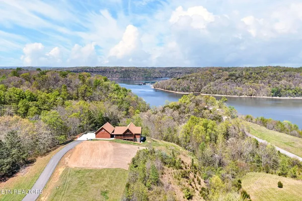 $995,000 | 800 Quail, Byrdstown, TN 38549