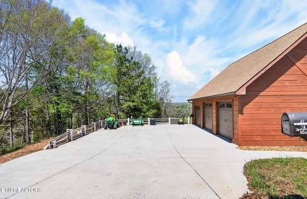 $995,000 | 800 Quail, Byrdstown, TN 38549