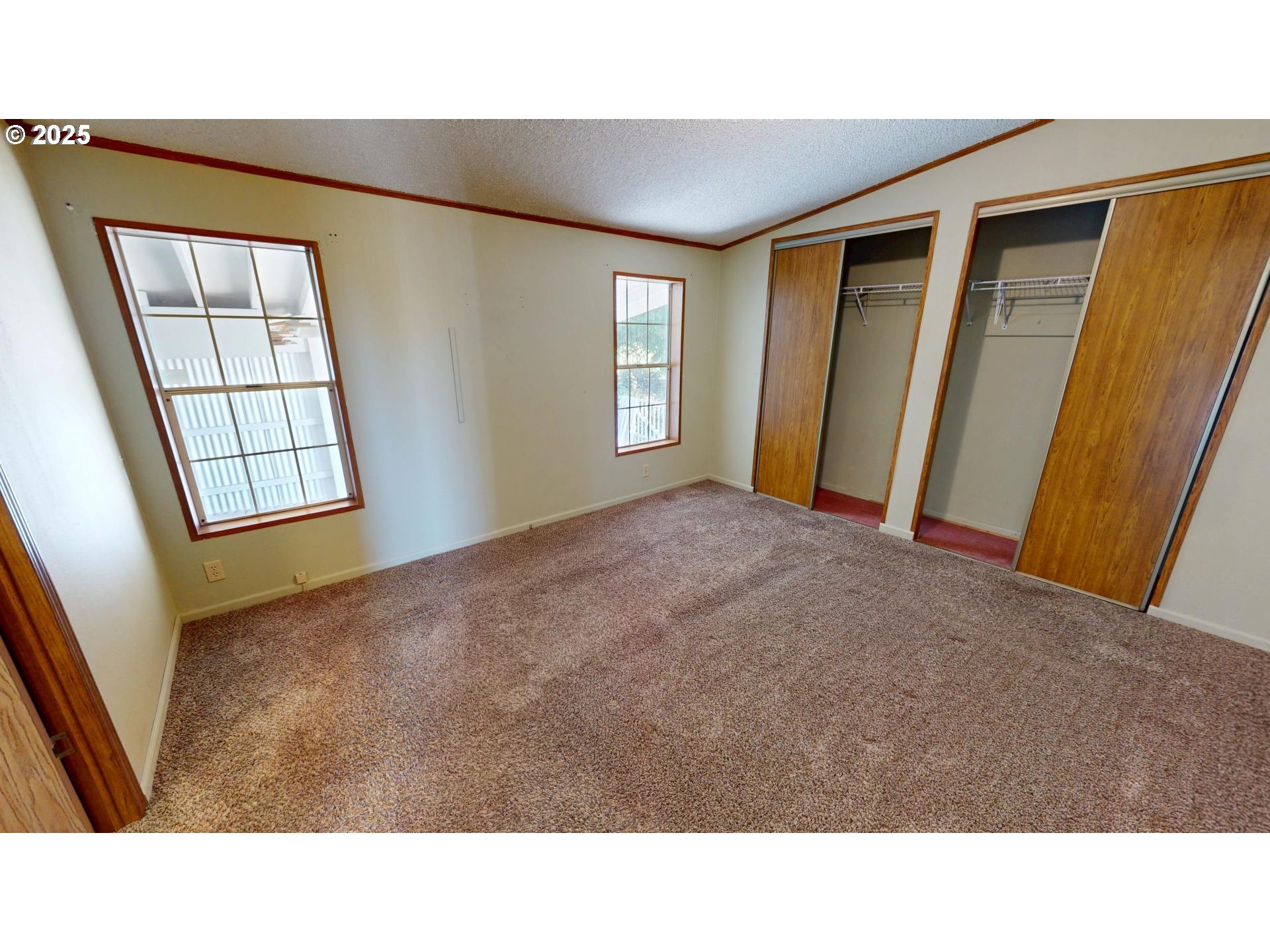 15819 Highway 101 Brookings, OR 97415 - Photo 12 of 44 Owner's Suite Bedroom