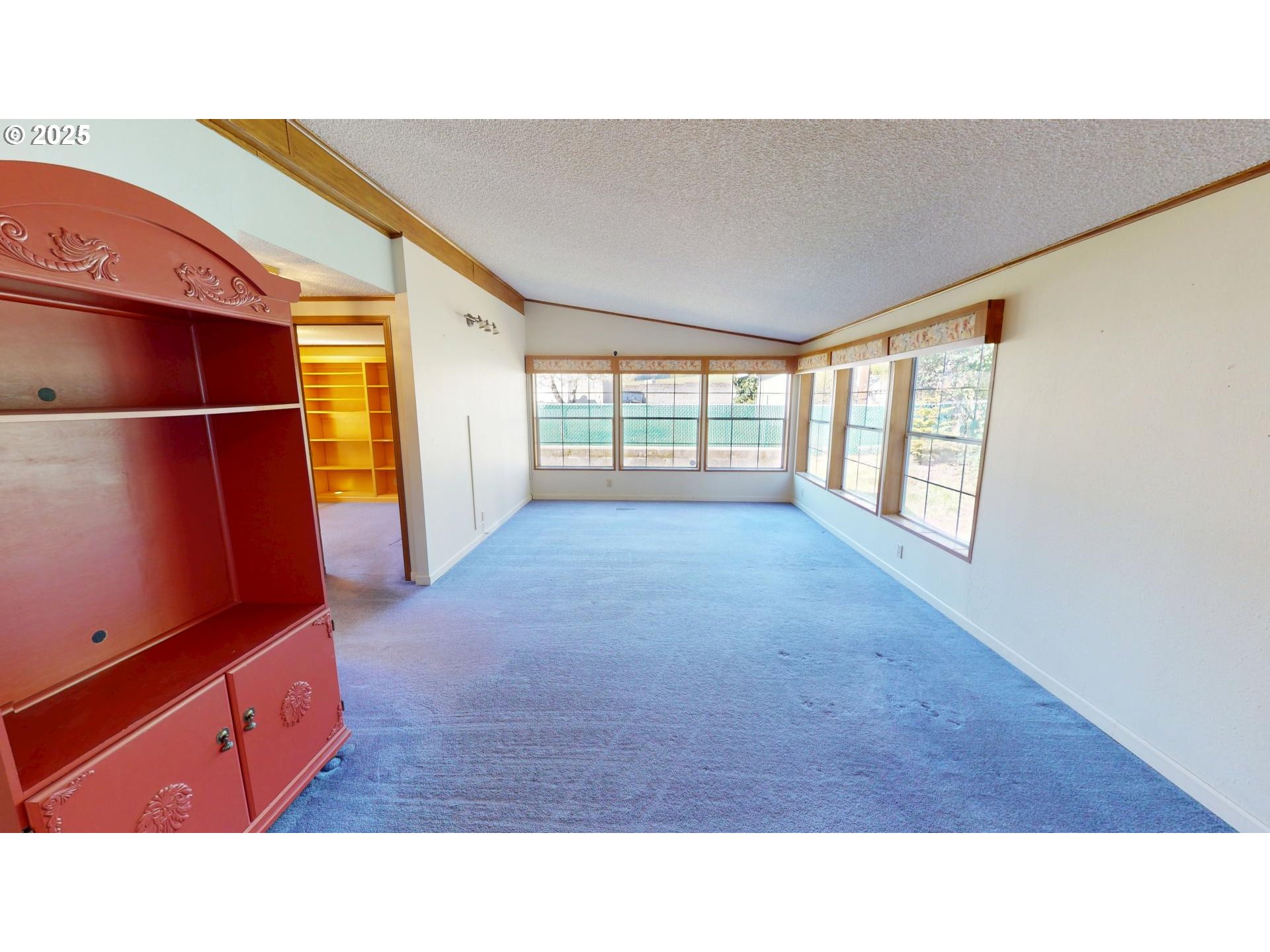 15819 Highway 101 Brookings, OR 97415 - Photo 18 of 44 Family Room