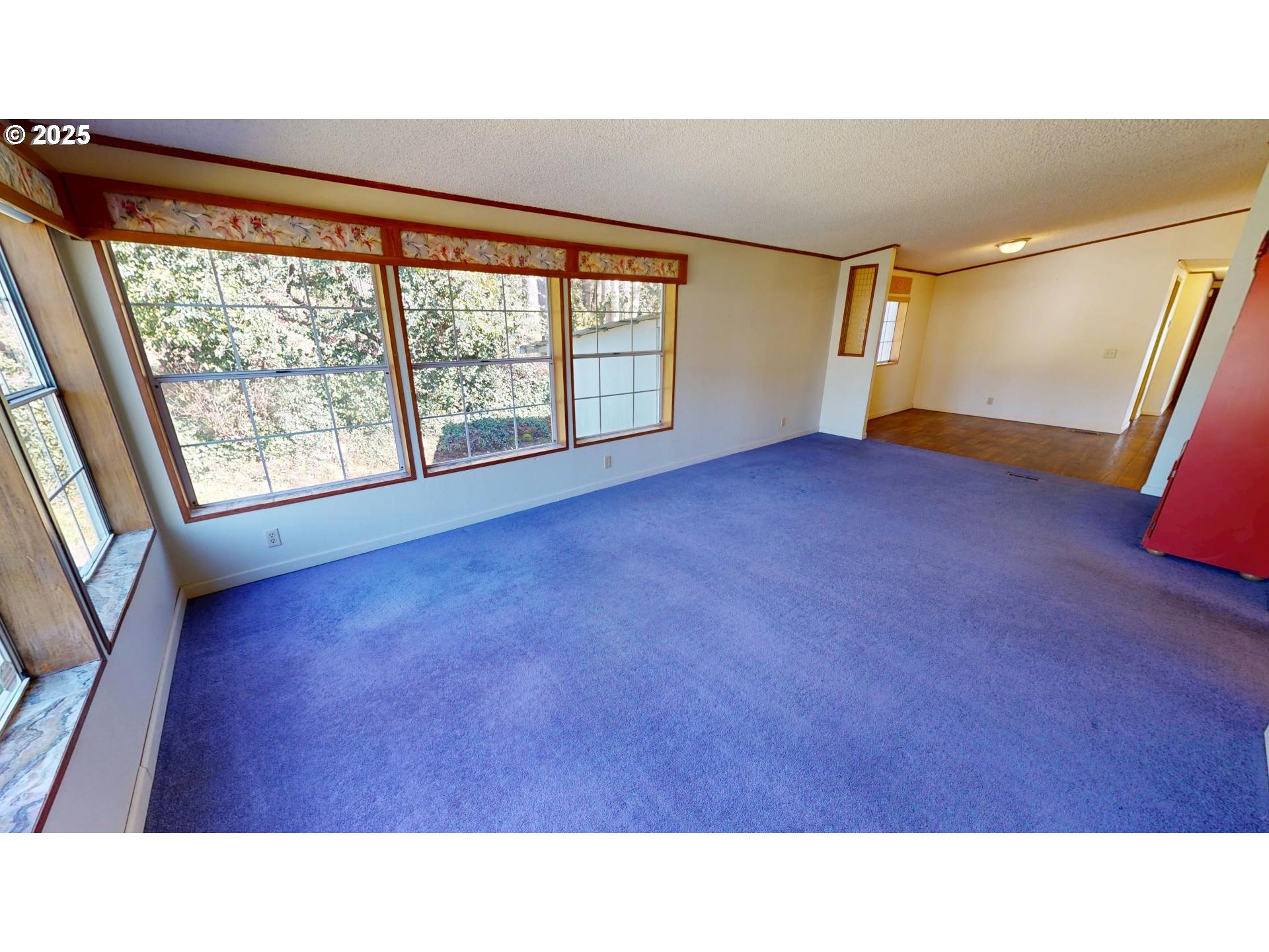15819 Highway 101 Brookings, OR 97415 - Photo 19 of 44 Family Room