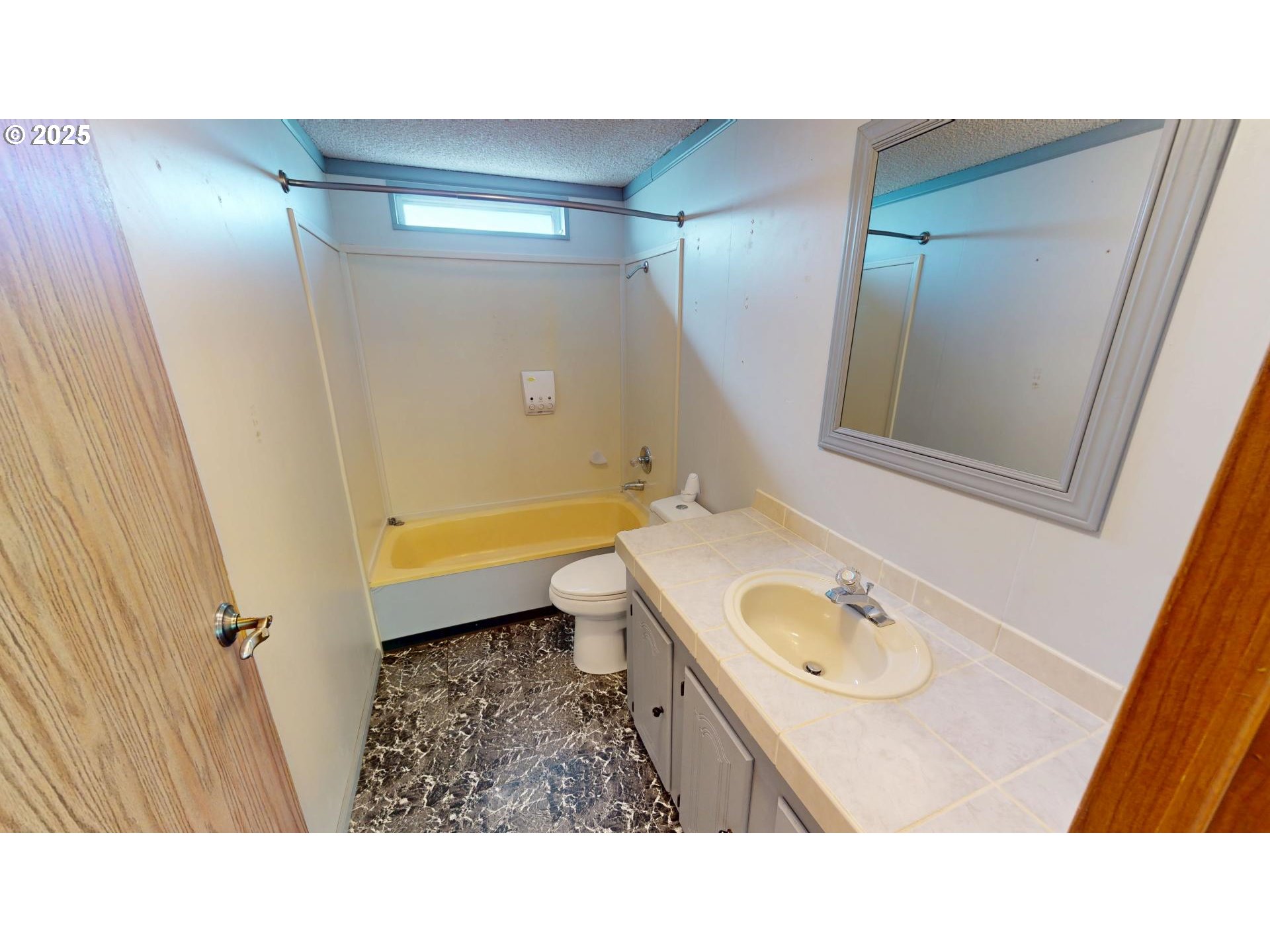 15819 Highway 101 Brookings, OR 97415 - Photo 22 of 44 Bathroom