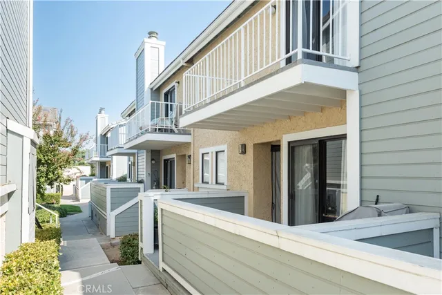 a building with a outdoor space