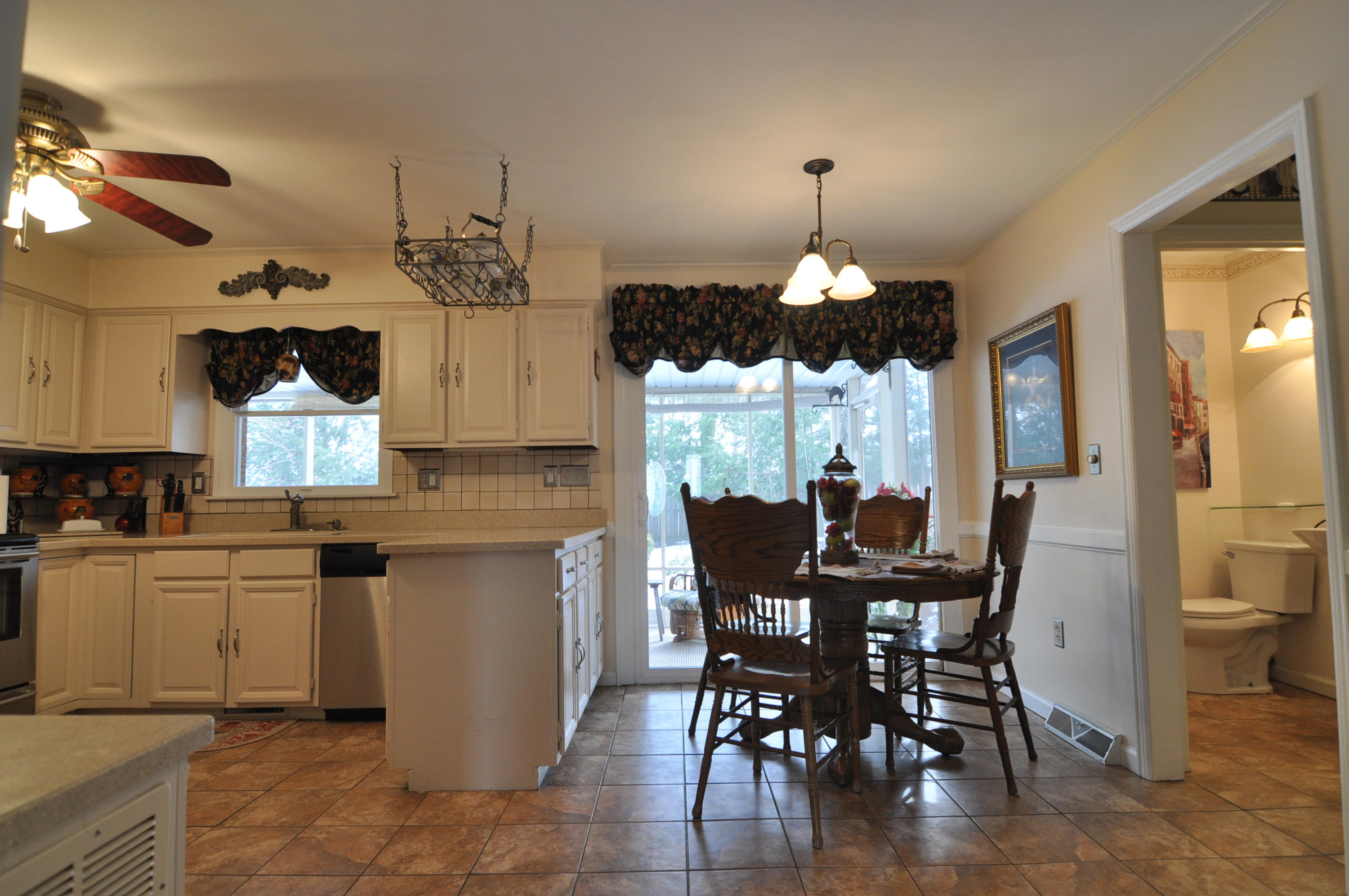 54 MacGregor Drive Blue Ridge, VA 24064 - Photo 12 of 48 DSC_0105